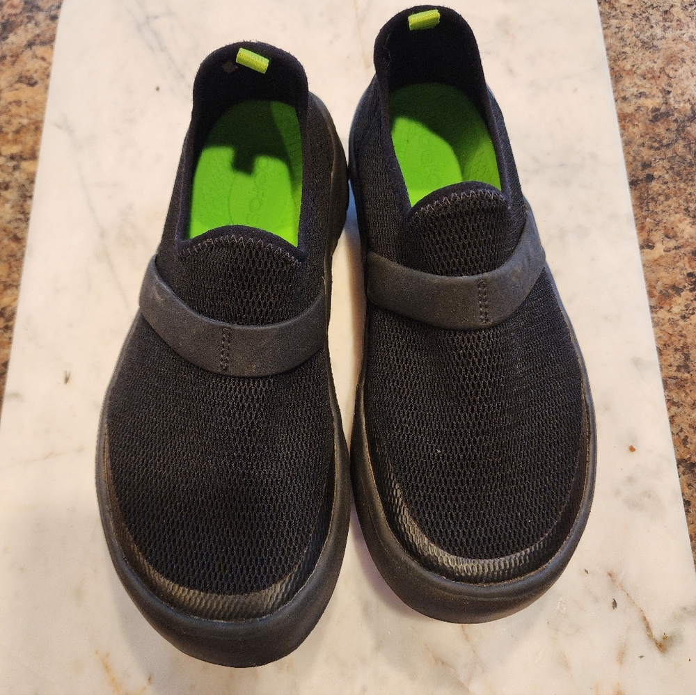 Oofos Oomg Low shoe Recovery Shoe  sz 37 EUC